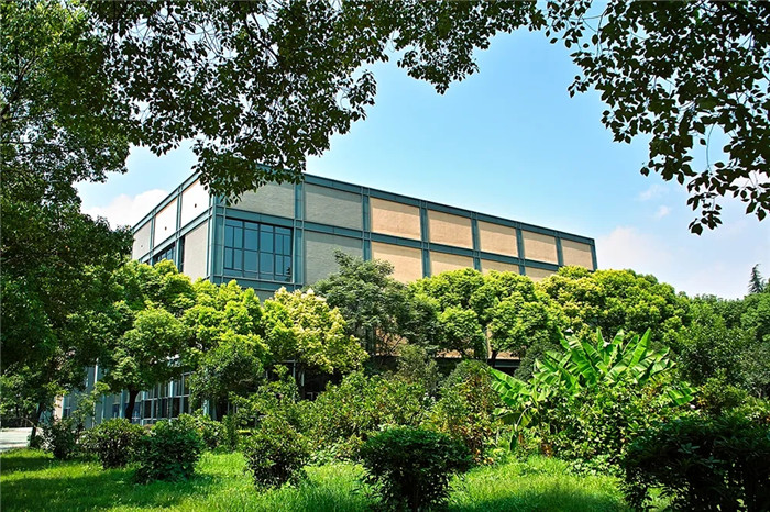 廣州美術高考班將承認聯考成績的83所院都整理處理了,69