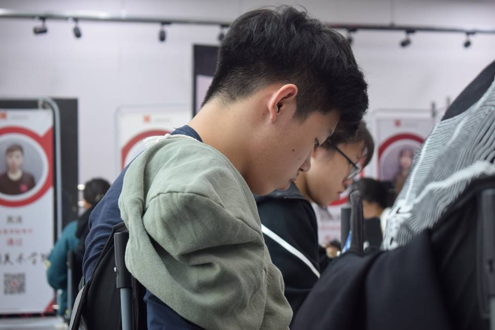 經過廣州美術高考班圍墻魔鬼特訓后的你們!聯考一定必勝,08