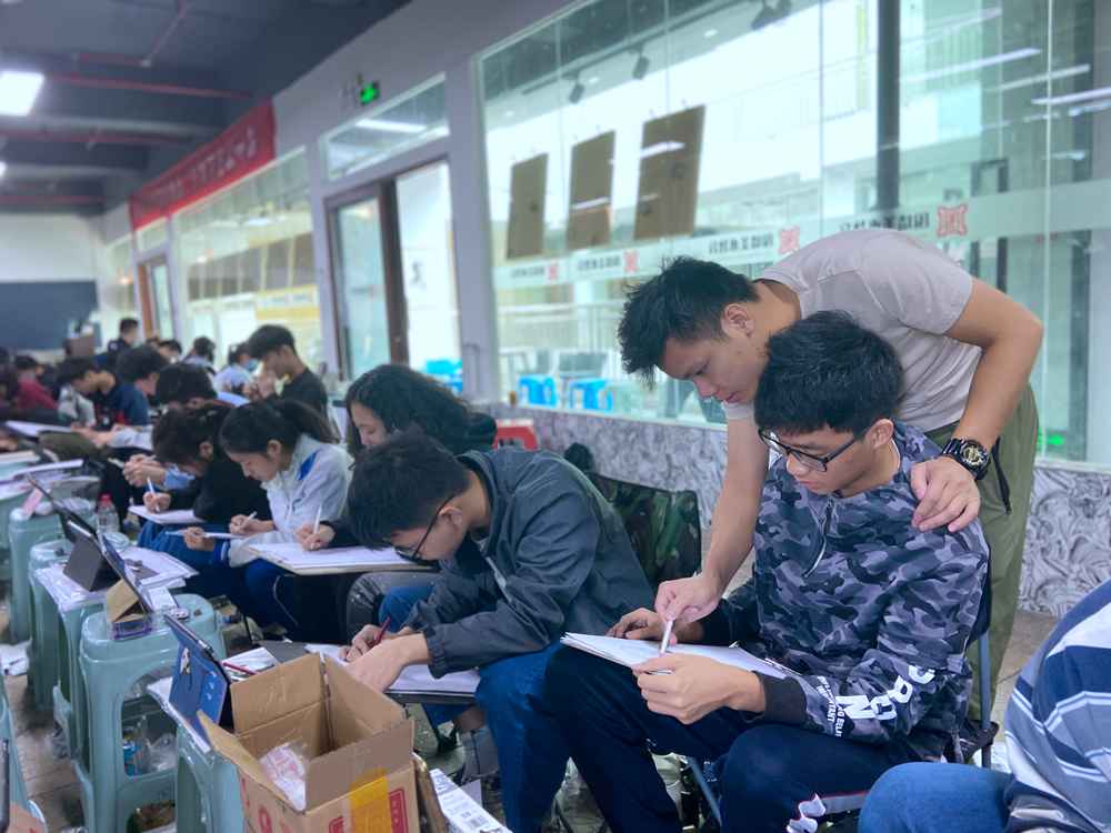 經過廣州美術高考班圍墻魔鬼特訓后的你們!聯考一定必勝,06