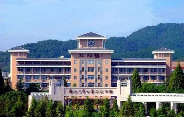 廣州畫室校考資訊:這10所非“211”大學(xué)綜合實(shí)力非常強(qiáng),美術(shù)生看過(guò)來(lái)!8