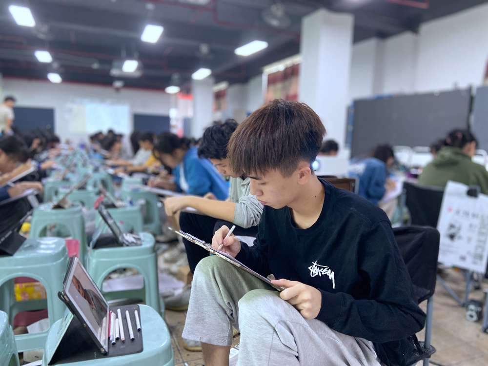 經過廣州美術高考班圍墻魔鬼特訓后的你們!聯考一定必勝,12