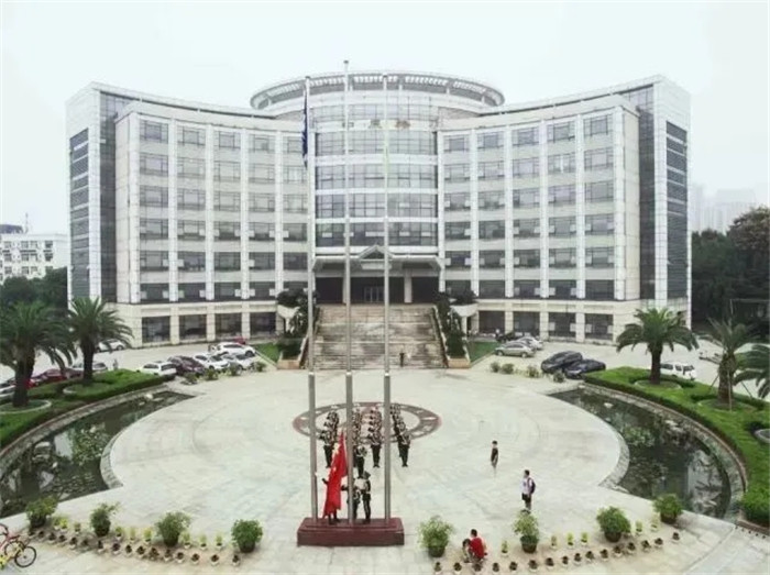 廣州美術高考班將承認聯考成績的83所院都整理處理了,73