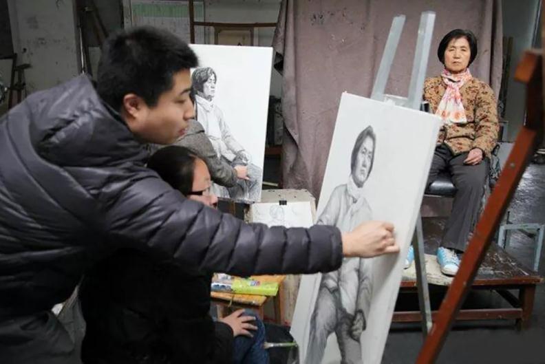 廣州前十畫室給你解密央美附中素描教學—人物半身像,01