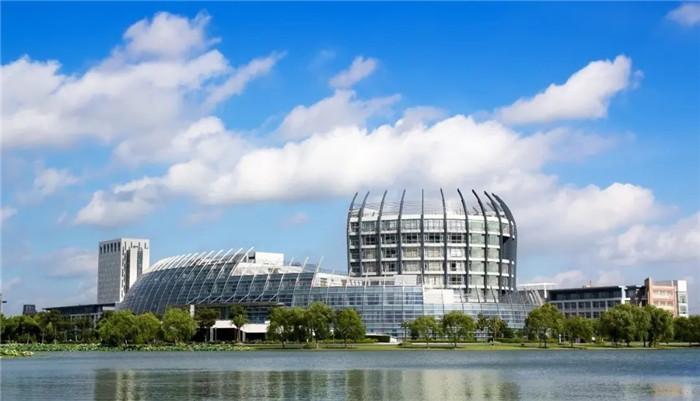 廣州美術高考班將承認聯考成績的83所院都整理處理了,60