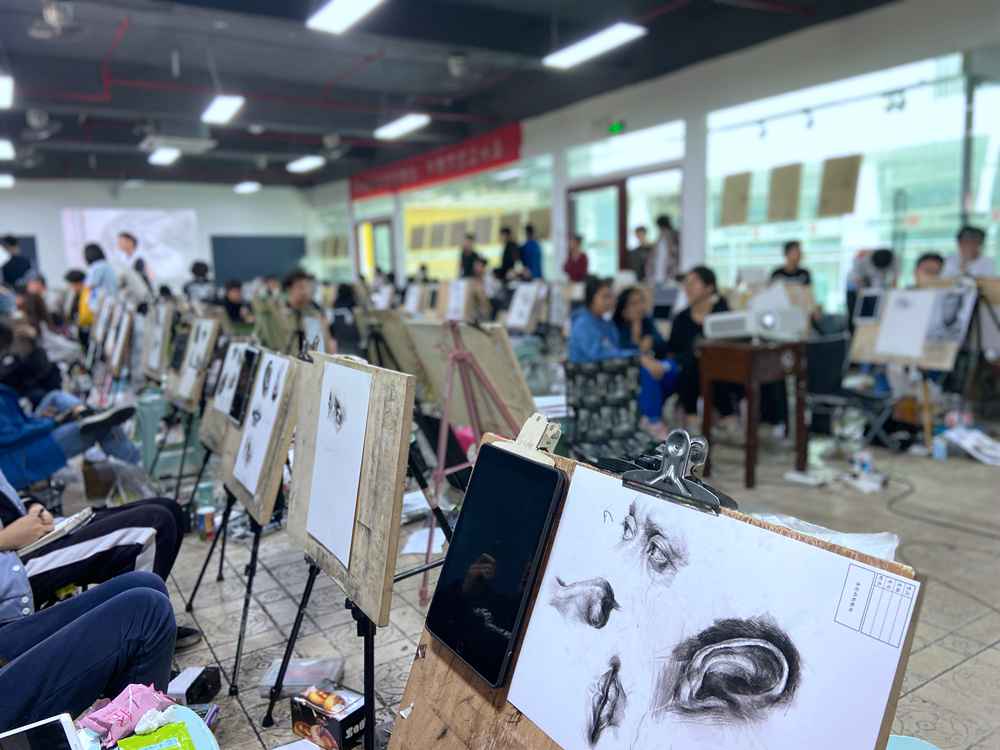 經過廣州美術高考班圍墻魔鬼特訓后的你們!聯考一定必勝,19