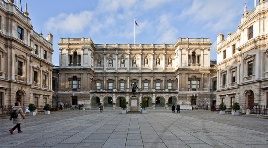 世界排名前十的美術(shù)學(xué)院你知道有哪些嗎？來認(rèn)識(shí)認(rèn)識(shí)！圖三