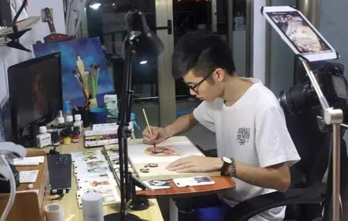 誰說美術(shù)生只會花錢？上大學后他們竟還有這些賺錢路子！ 1