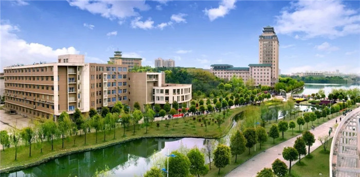 廣州美術高考班將承認聯考成績的83所院都整理處理了,76