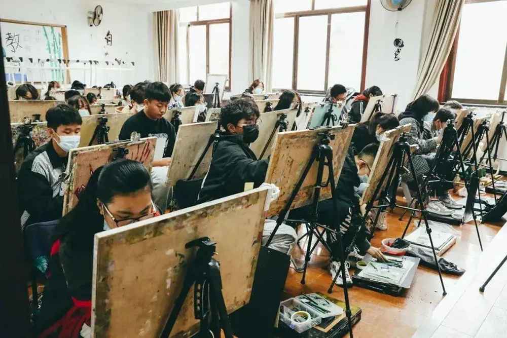 21年美術(shù)統(tǒng)考考多少才能通過(guò)?廣州美術(shù)高考班建議美術(shù)生要重視,04