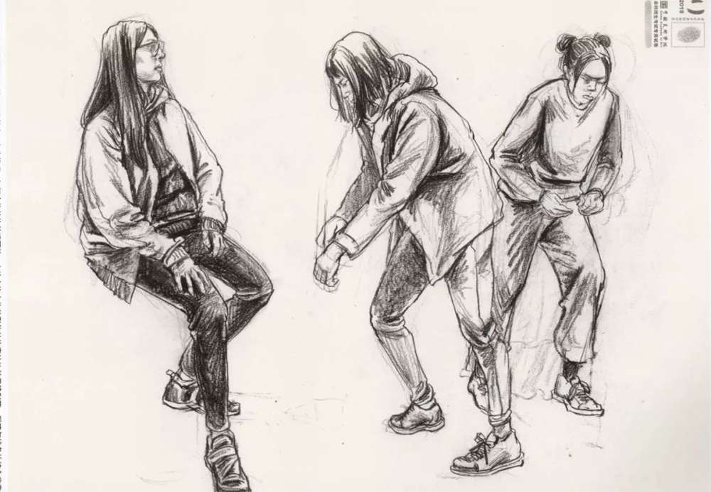 廣州美術高考班給咱精選了33幅中國美院往年速寫高分卷,29