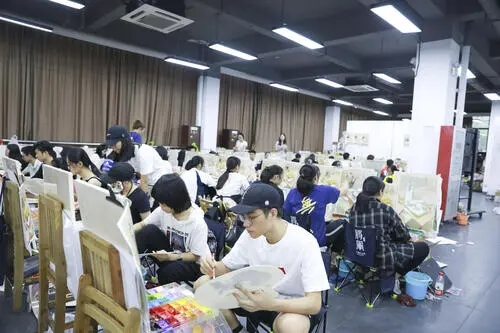 美術生高考失利該不該復讀?2