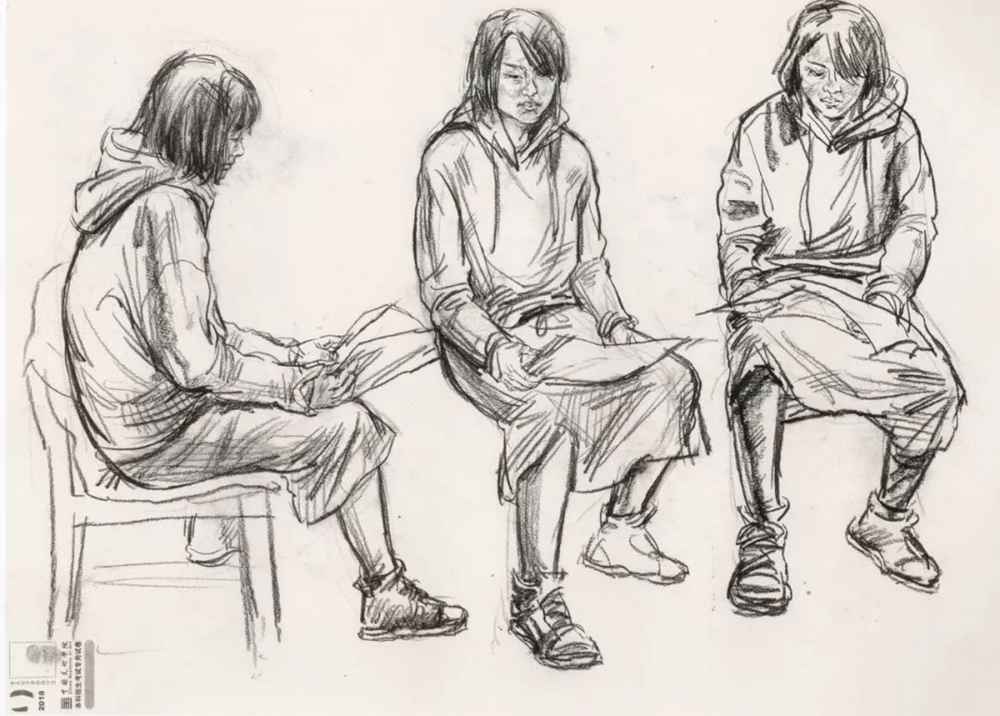 廣州美術高考班給咱精選了33幅中國美院往年速寫高分卷,13