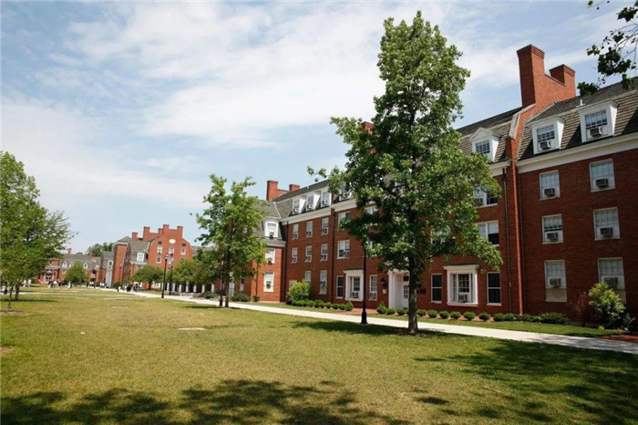 廣州美術高考班將承認聯考成績的83所院都整理處理了,37