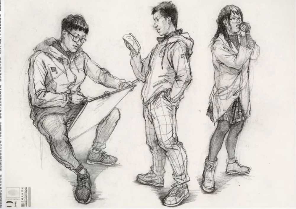 廣州美術高考班給咱精選了33幅中國美院往年速寫高分卷,26