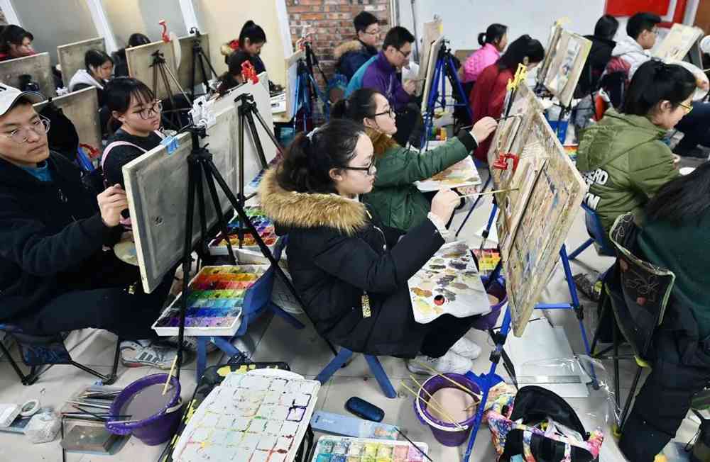 21年美術(shù)統(tǒng)考考多少才能通過(guò)?廣州美術(shù)高考班建議美術(shù)生要重視,17