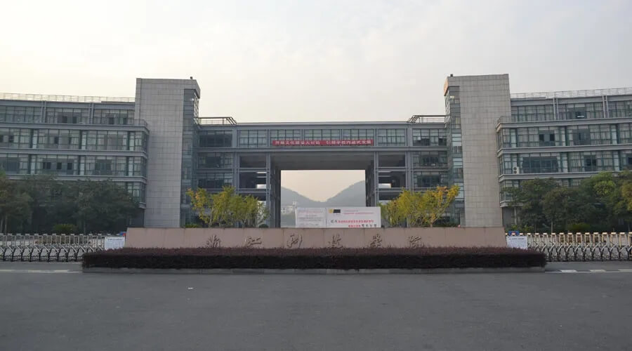 這些大學的校名聽起來不咋樣，美術實力還都挺強的！抓住撿漏機會！