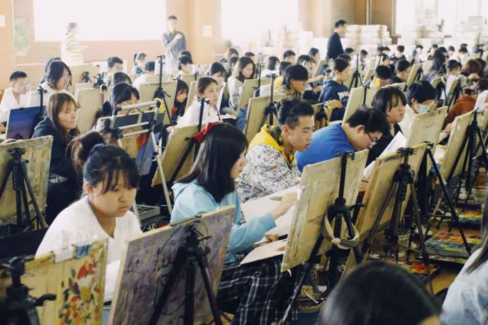 21年美術(shù)統(tǒng)考考多少才能通過(guò)?廣州美術(shù)高考班建議美術(shù)生要重視,06