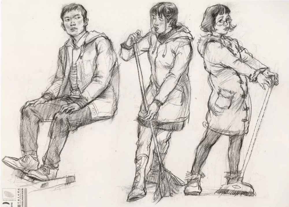 廣州美術高考班給咱精選了33幅中國美院往年速寫高分卷,15