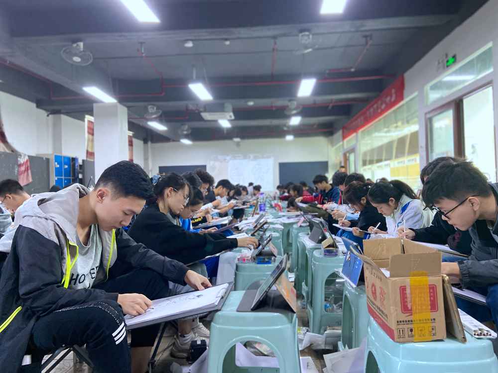 經過廣州美術高考班圍墻魔鬼特訓后的你們!聯考一定必勝,15