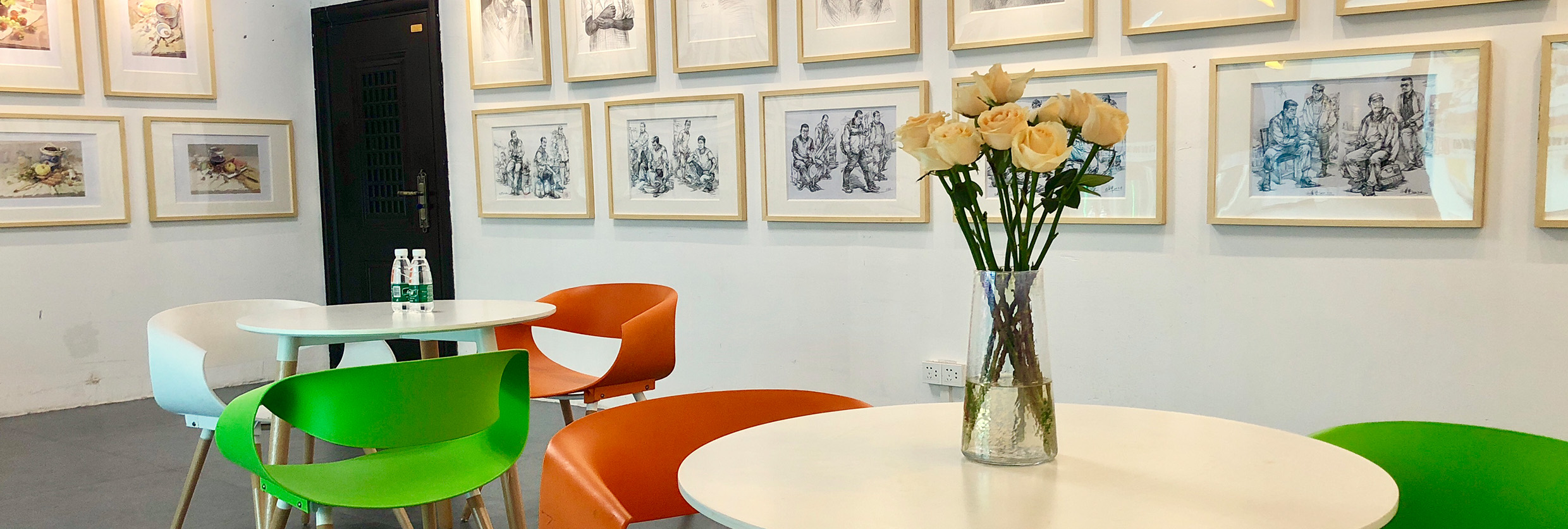 廣州畫室環(huán)境,廣州美術(shù)培訓(xùn)班環(huán)境,廣州圍墻畫室環(huán)境