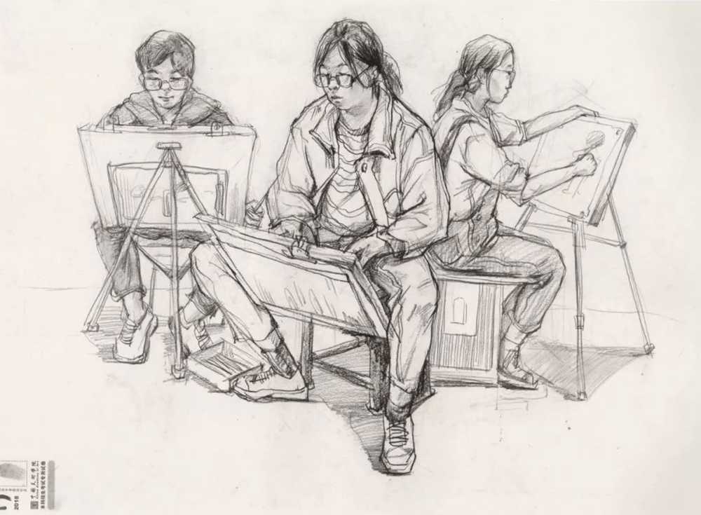 廣州美術高考班給咱精選了33幅中國美院往年速寫高分卷,05